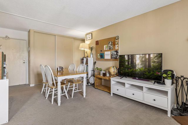 7401 W 101st Street 320, Bloomington, MN 55438