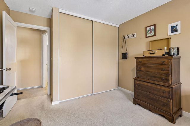 7401 W 101st Street 320, Bloomington, MN 55438