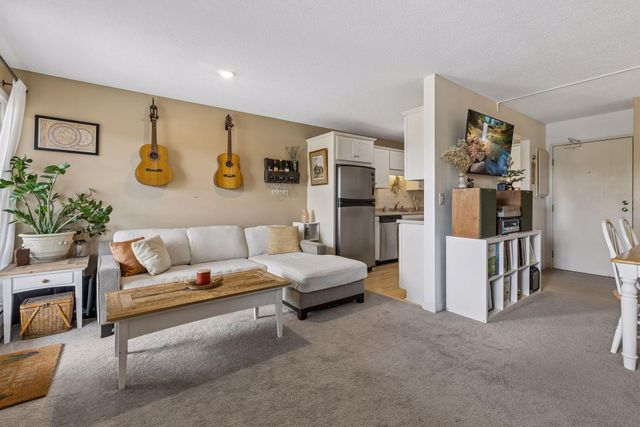7401 W 101st Street 320, Bloomington, MN 55438