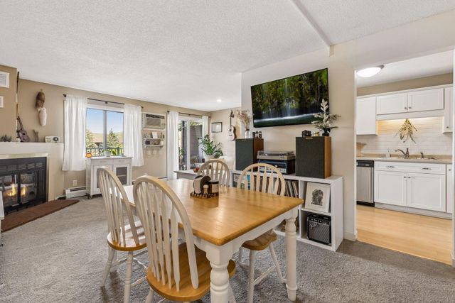 7401 W 101st Street 320, Bloomington, MN 55438
