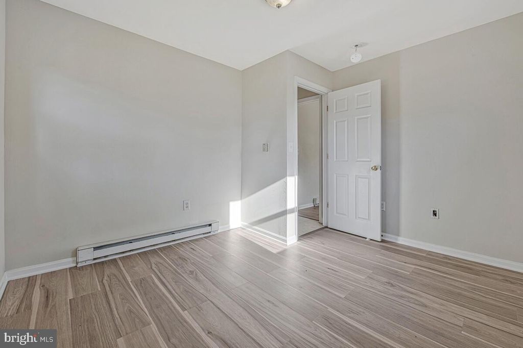 Image 15 of property listing at 7712 FREDERICK RD, Hyattsville, MD 20784