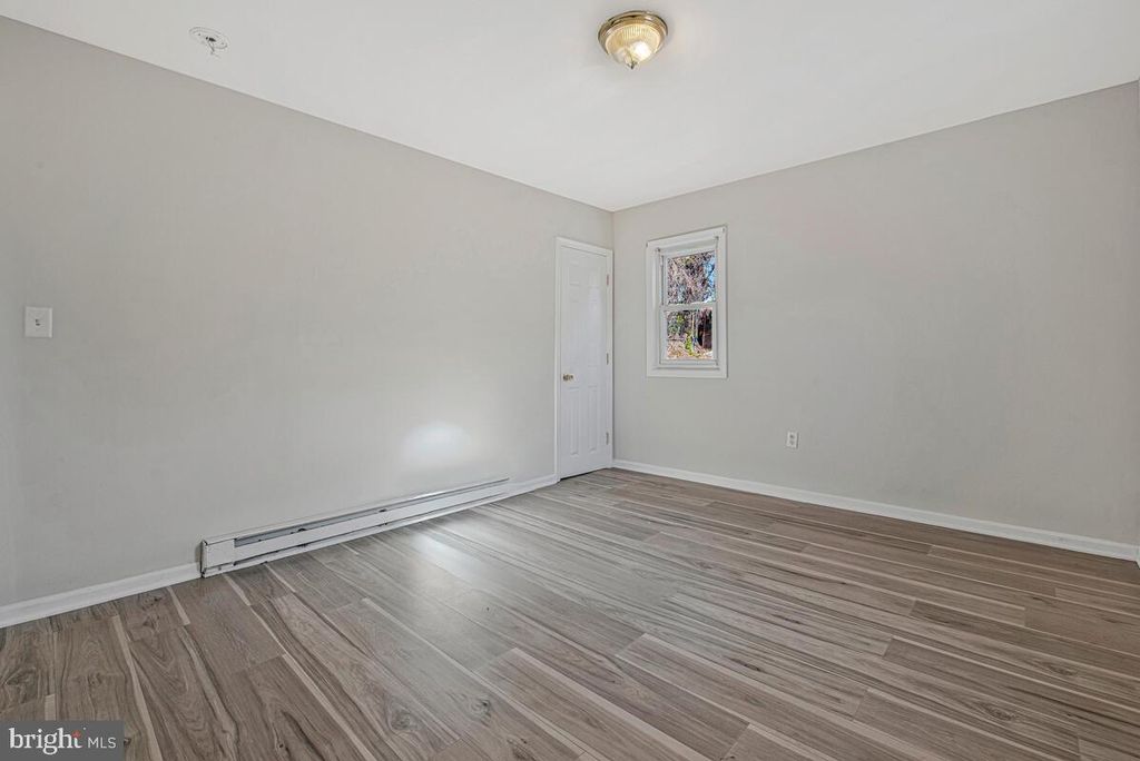 Image 16 of property listing at 7712 FREDERICK RD, Hyattsville, MD 20784