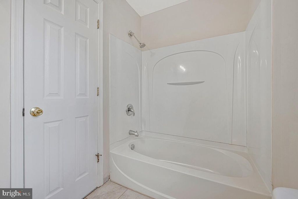 Image 18 of property listing at 7712 FREDERICK RD, Hyattsville, MD 20784