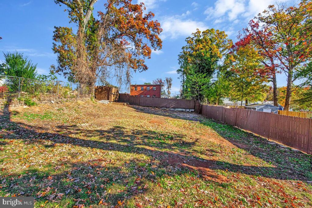 Image 30 of property listing at 7712 FREDERICK RD, Hyattsville, MD 20784