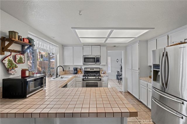 2611 Jeffery Circle, Hemet, CA 92545