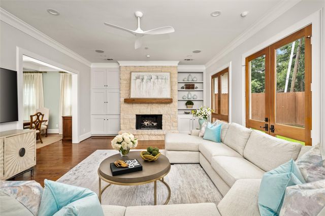 4605 Huisache Street, Bellaire, TX 77401