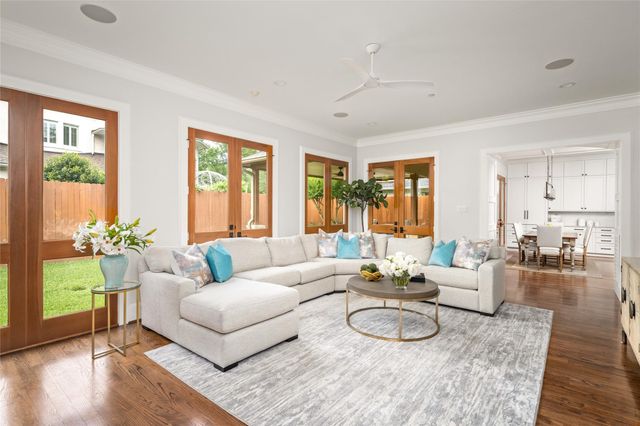 4605 Huisache Street, Bellaire, TX 77401