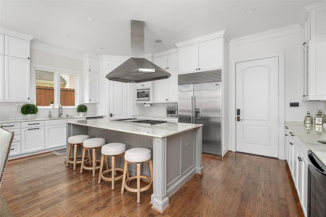 4605 Huisache Street, Bellaire, TX 77401