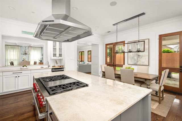 4605 Huisache Street, Bellaire, TX 77401