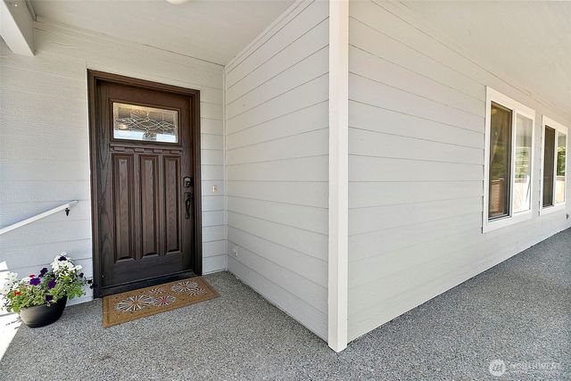 21503 21st Street E, Lake Tapps, WA 98391
