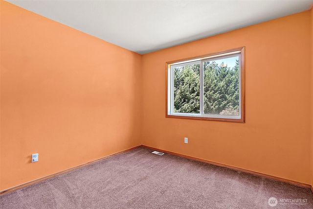 21503 21st Street E, Lake Tapps, WA 98391