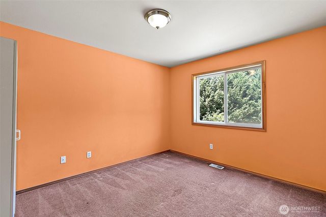 21503 21st Street E, Lake Tapps, WA 98391