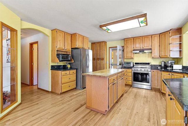 21503 21st Street E, Lake Tapps, WA 98391