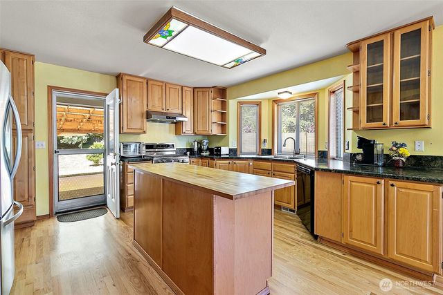 21503 21st Street E, Lake Tapps, WA 98391