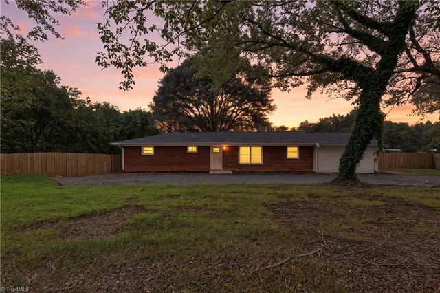 5515 Bethania Road, Pfafftown, NC 27040