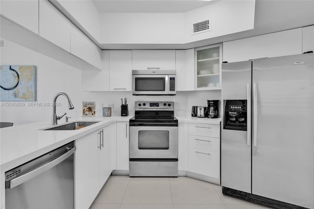 1750 N Bayshore Dr 1602, Miami, FL 33132