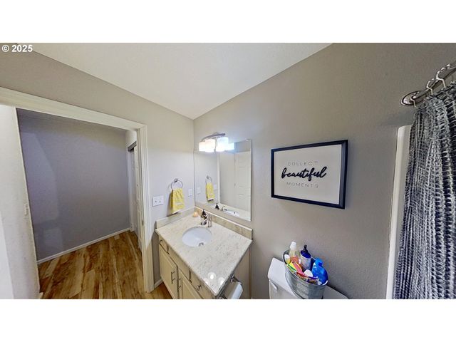 1849 Ne TODD St, Roseburg, OR 97470