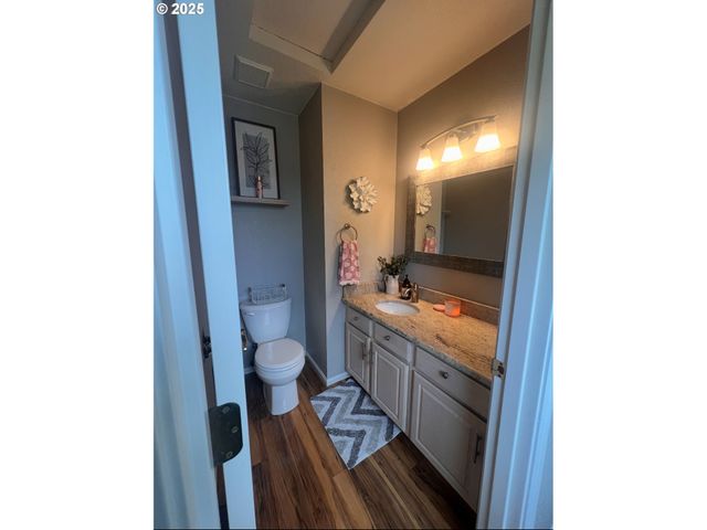1849 Ne TODD St, Roseburg, OR 97470