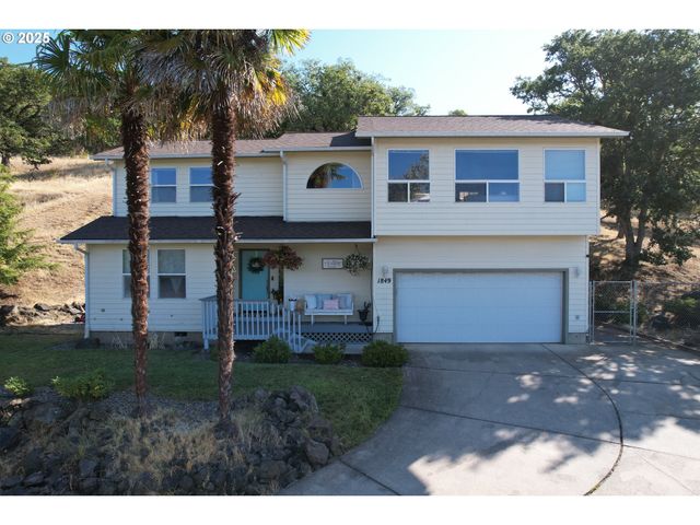 1849 Ne TODD St, Roseburg, OR 97470