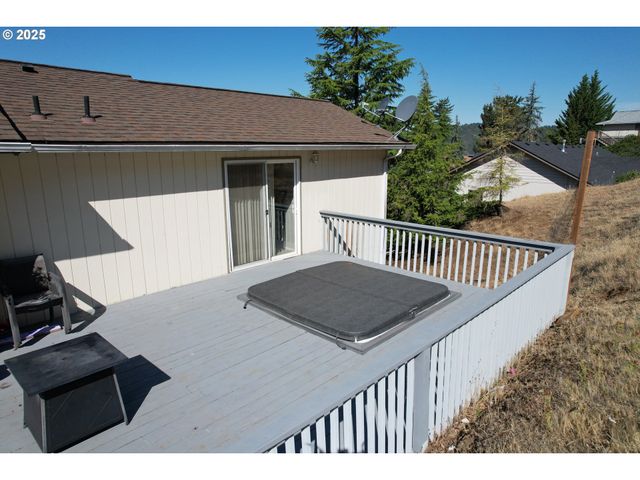 1849 Ne TODD St, Roseburg, OR 97470