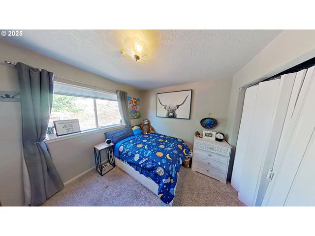 1849 Ne TODD St, Roseburg, OR 97470