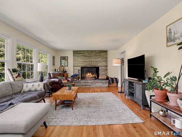 65 Banks Road, Easton, CT 06612