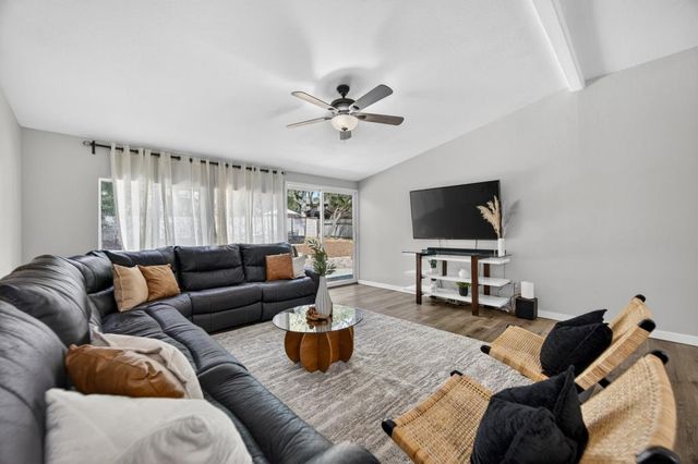 3287 Country Club Dr, Cameron Park, CA 95682