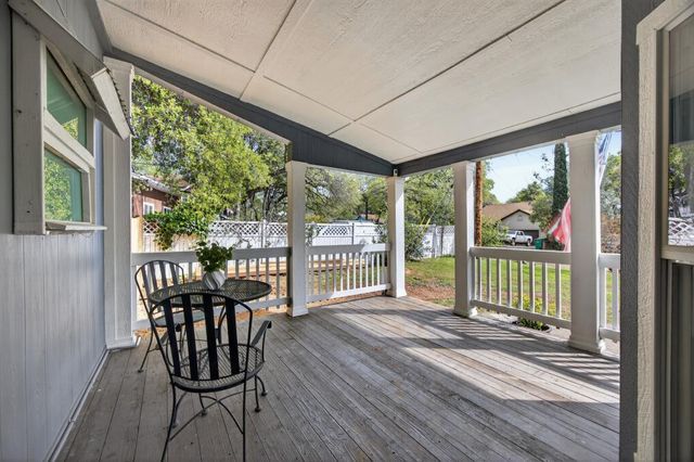 3287 Country Club Dr, Cameron Park, CA 95682