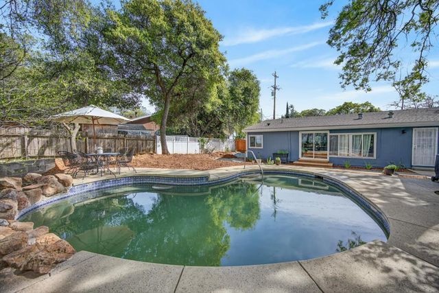 3287 Country Club Dr, Cameron Park, CA 95682