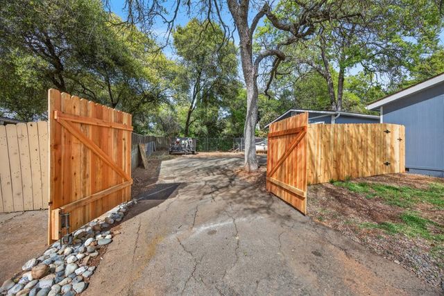 3287 Country Club Dr, Cameron Park, CA 95682