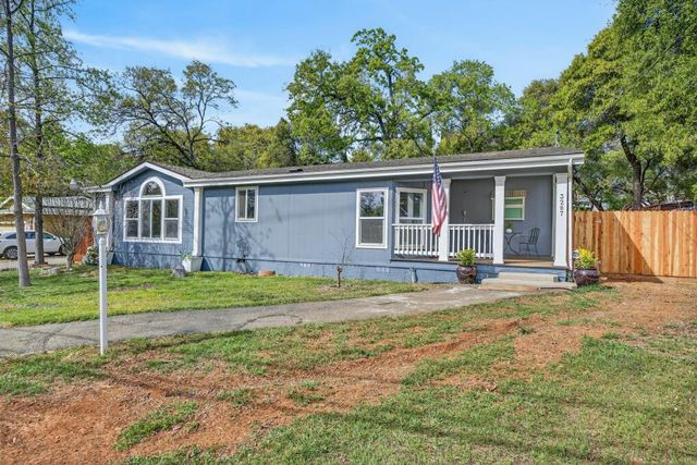 3287 Country Club Dr, Cameron Park, CA 95682