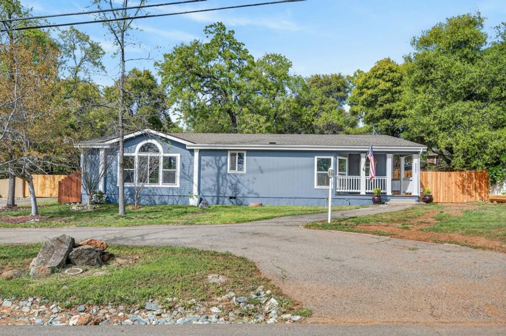 3287 Country Club Dr, Cameron Park, CA 95682