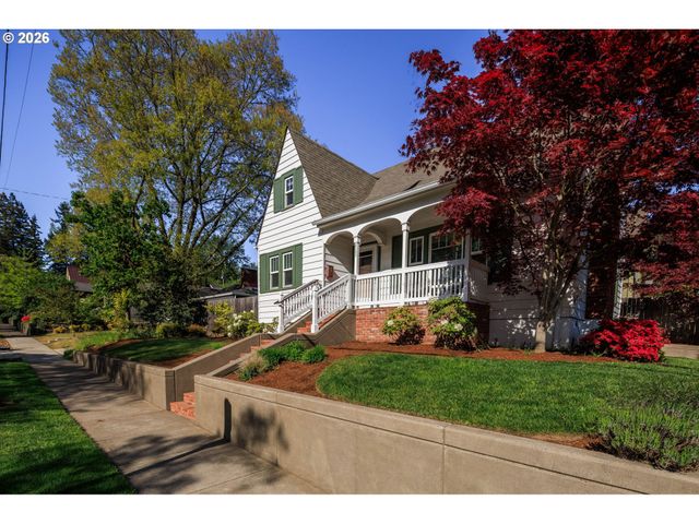 2293 AGATE St, Eugene, OR 97403