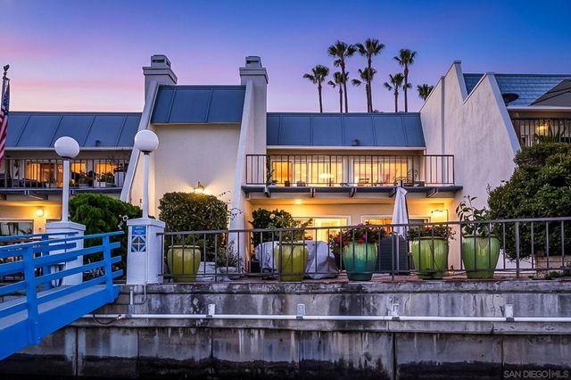 38 Antigua Ct, Coronado, CA 92118