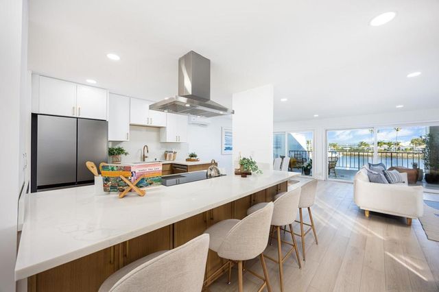 38 Antigua Ct, Coronado, CA 92118