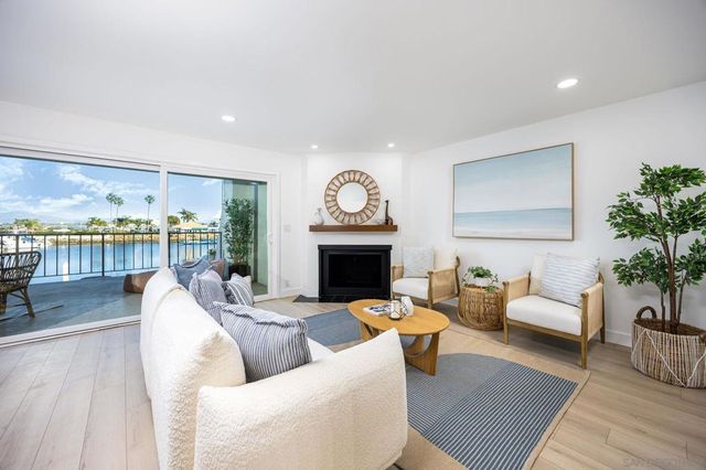 38 Antigua Ct, Coronado, CA 92118