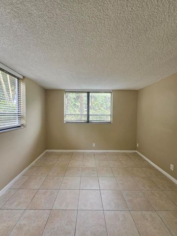1720 N Congress Avenue 107, West Palm Beach, FL 33401