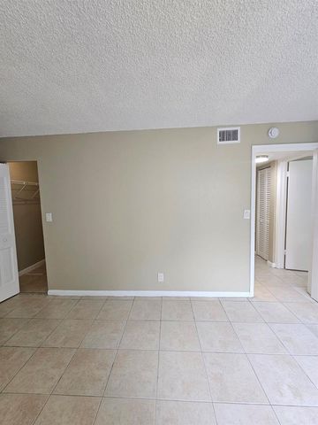 1720 N Congress Avenue 107, West Palm Beach, FL 33401