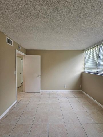 1720 N Congress Avenue 107, West Palm Beach, FL 33401