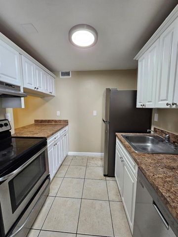 1720 N Congress Avenue 107, West Palm Beach, FL 33401