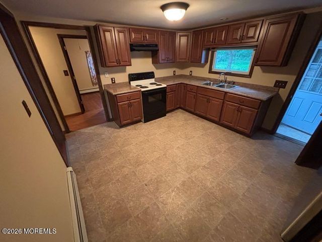 15 Cedar Street, New Egypt, NJ 08533