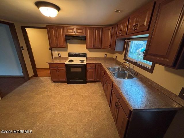 15 Cedar Street, New Egypt, NJ 08533