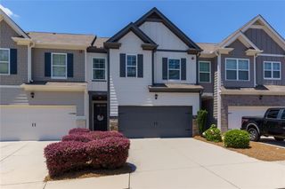 723 Woodstock Grove Drive, Woodstock, GA 30188