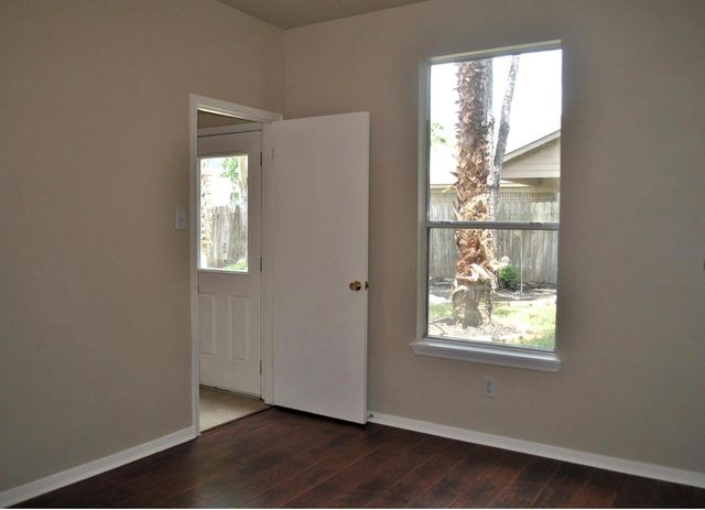 19438 Juniper Vale Circle, Houston, TX 77084