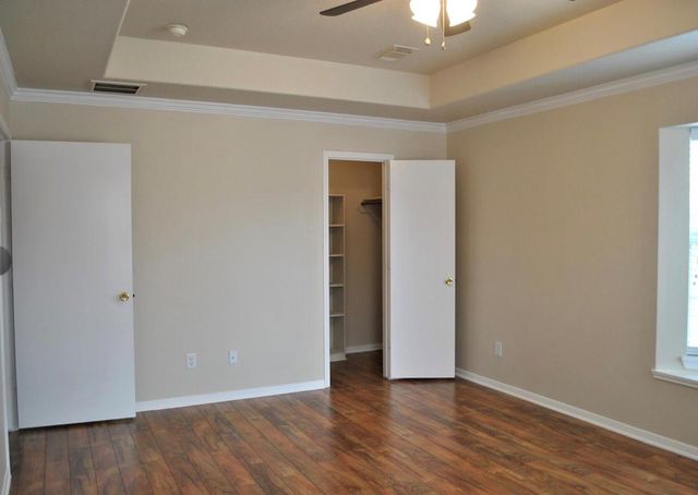 19438 Juniper Vale Circle, Houston, TX 77084