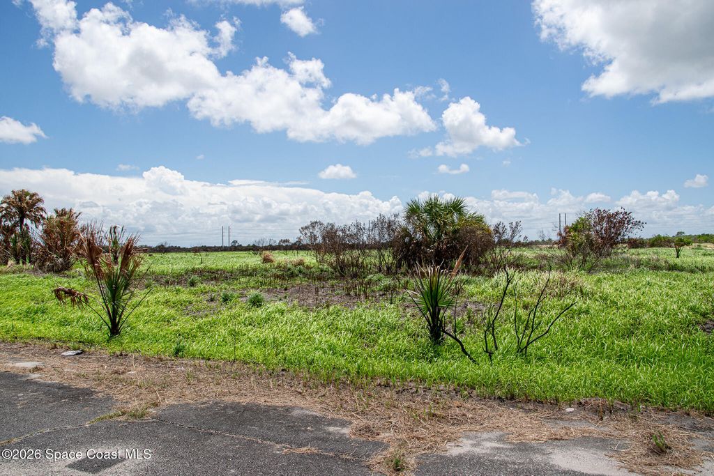 2208 Utopia Avenue SW, Palm Bay, FL 32908