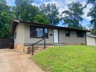 39 Bayview Drive, Ferguson, MO 63135