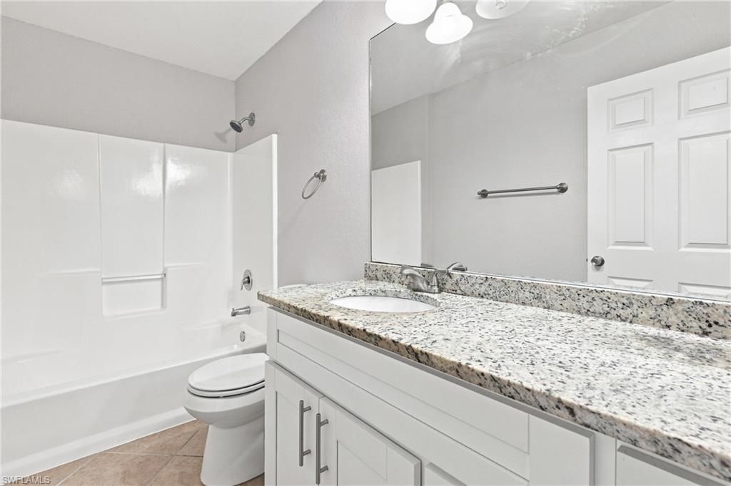 Image 23 of property listing at 1014 SW 15th AVE, Cape Coral, FL 33991