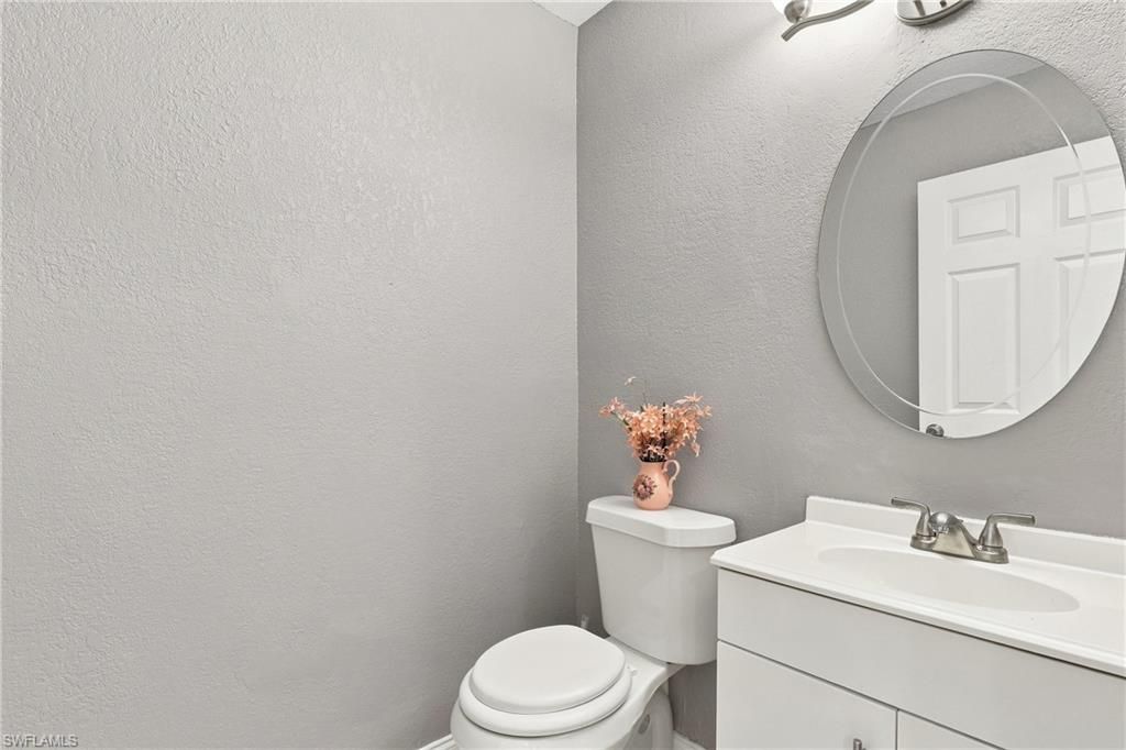 Image 25 of property listing at 1014 SW 15th AVE, Cape Coral, FL 33991