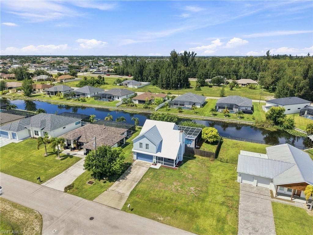 Image 37 of property listing at 1014 SW 15th AVE, Cape Coral, FL 33991
